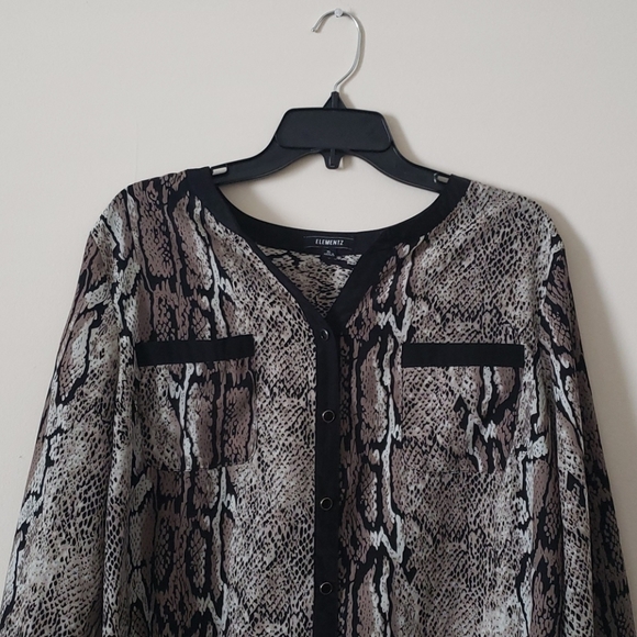 Reptile Print Blouse - Picture 2 of 6